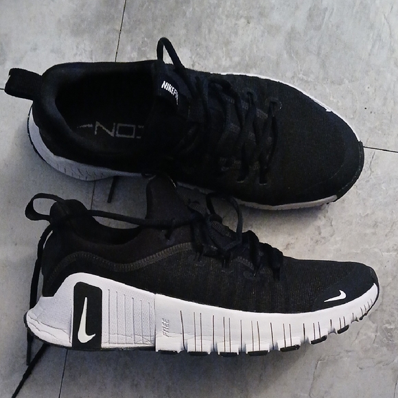 Nike Shoes - Womens Metcon 6